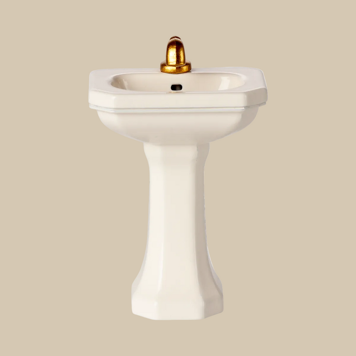 Maileg | Bathroom Sink Size Mouse