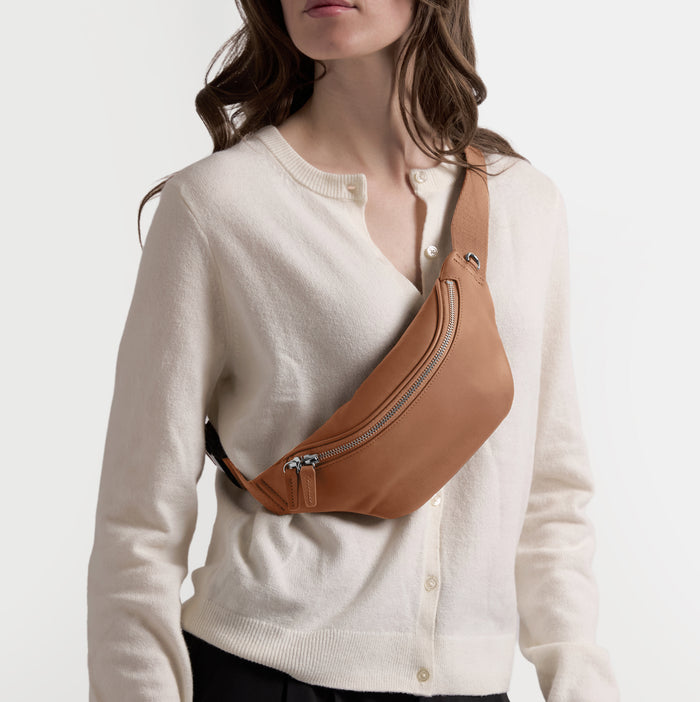 Blake Slim Belt Bag Cognac