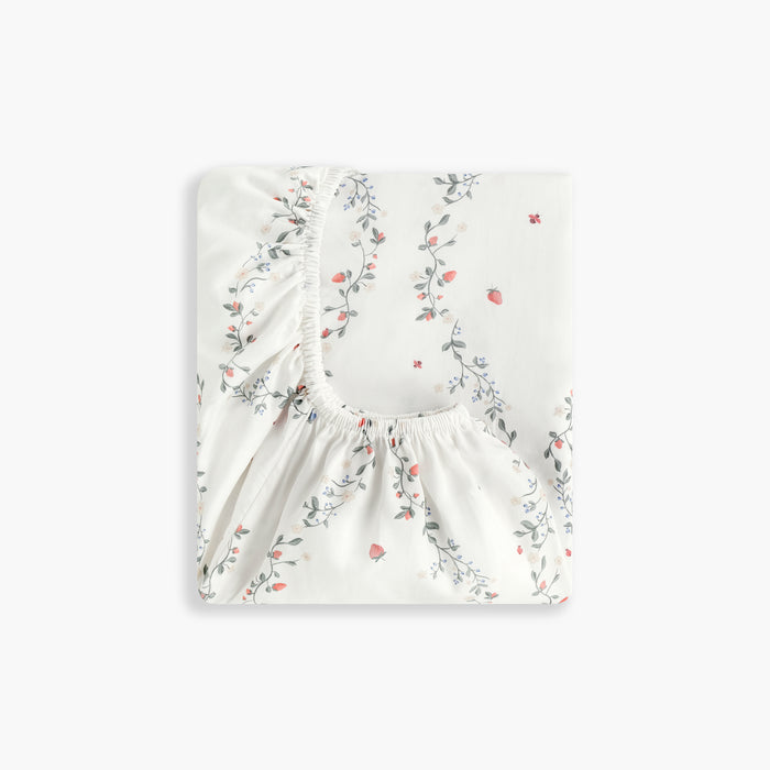 Botanical Berries Changing Cover in Ivory