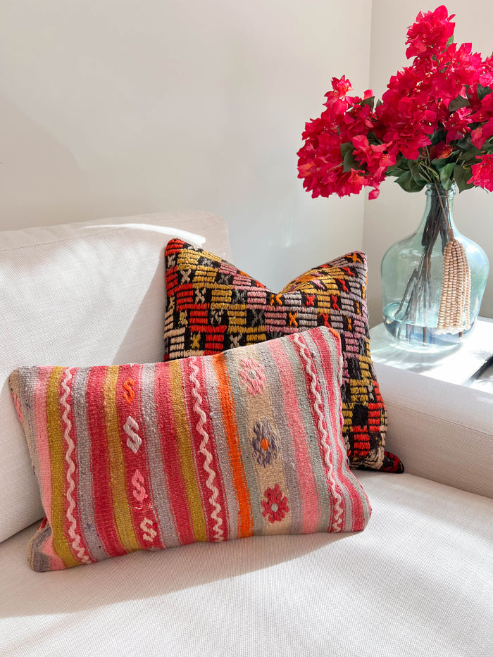 Gia Kilim Pillow (18x18)