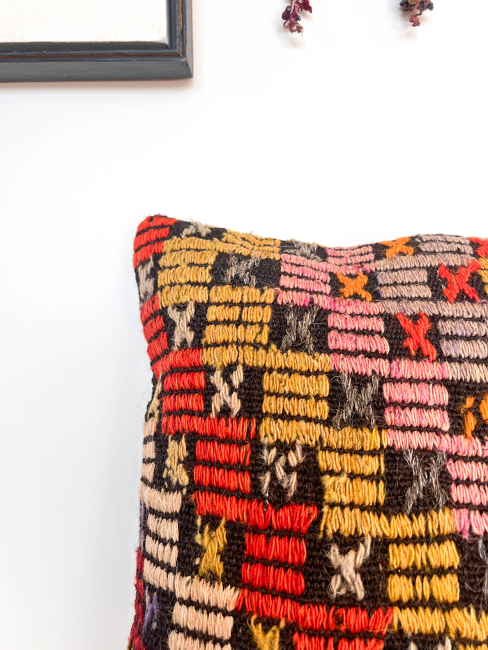 Gia Kilim Pillow (18x18)