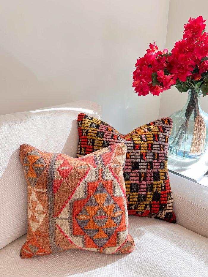 Gia Kilim Pillow (18x18)