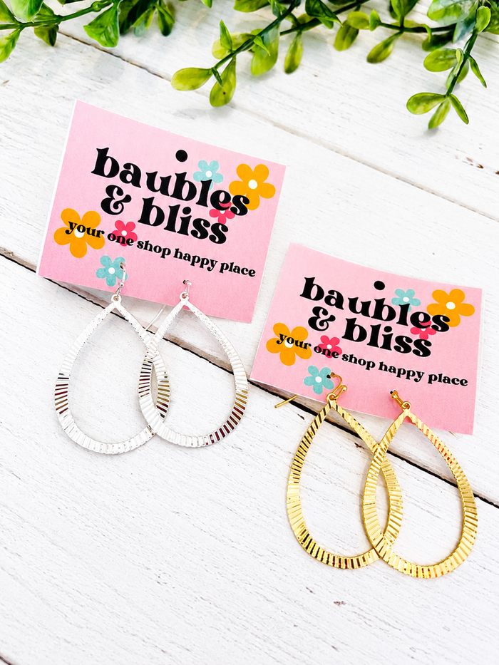In the Moment Dangle Earrings