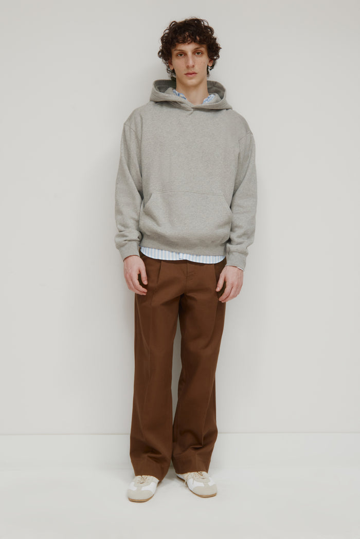 Model 6'0.5" and is wearing a size M.