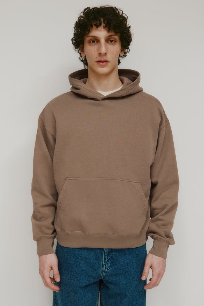 Model 6'0.5" and is wearing a size M.