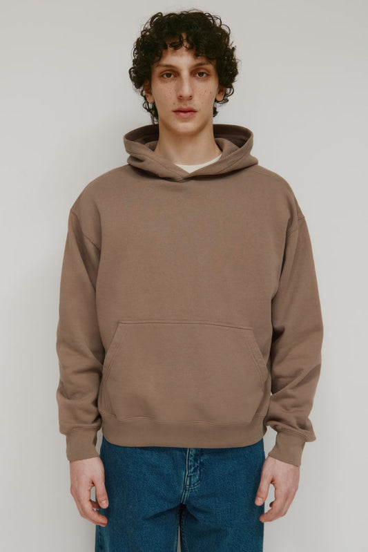 Model 6'0.5" and is wearing a size M.