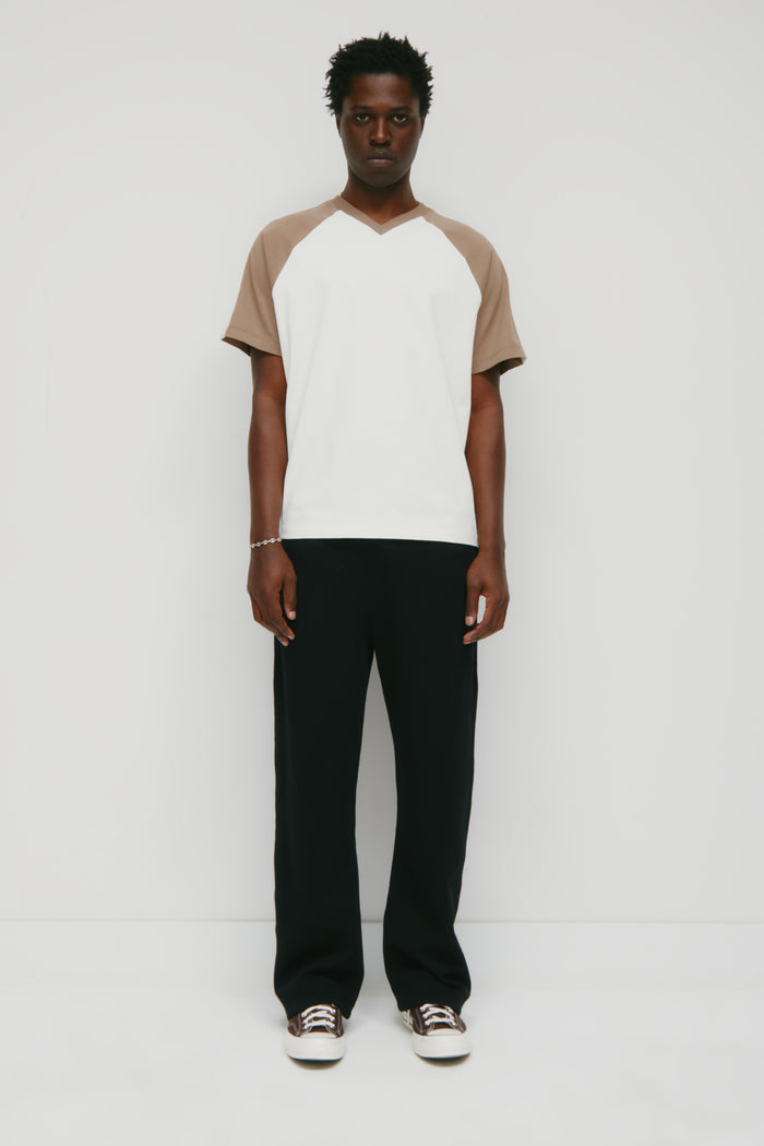 Model is 6'2" and is wearing a size L.