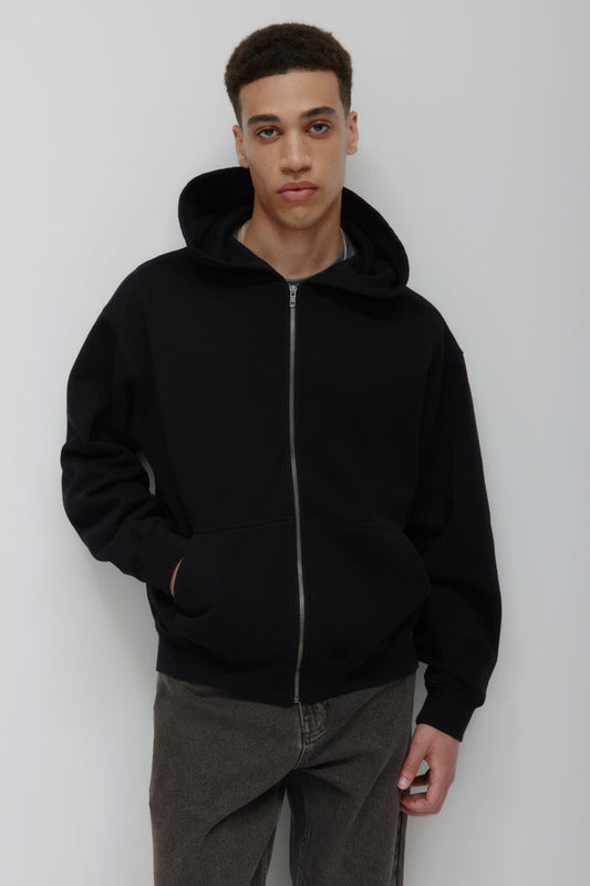 Model is 6'0.5' and is wearing a size L.