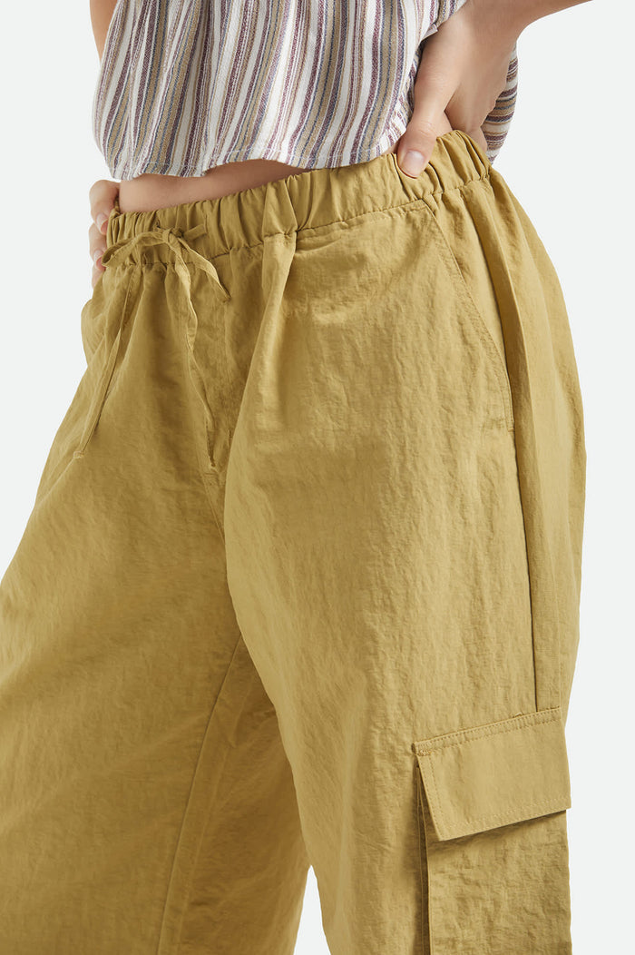 Women's The Jett Lightweight Cargo Wide Leg Pant in the color Olive Stone - Additional Fit image