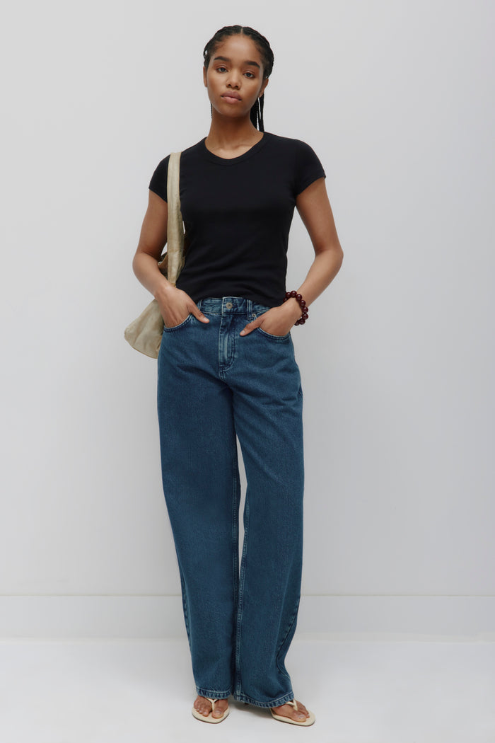 Model is 5’8” and is wearing a size 27.